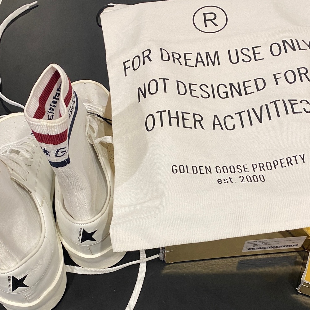 Golden Goose Cream Sneakers with Gold Detail - Picture 12 of 12
